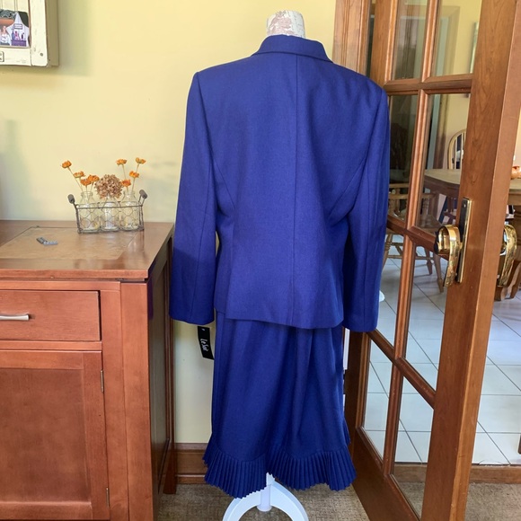 Le Suit Royal Blue Jacket and Skirt Set - Picture 3 of 7